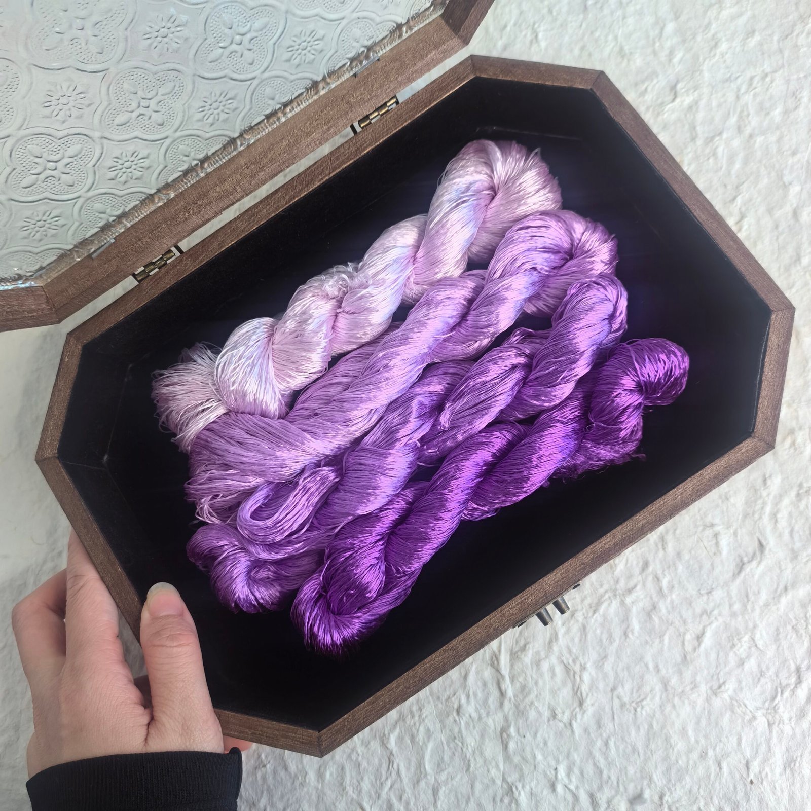 ronghua making tools—400m untwisted unsplit mulberry silk thread (purple) ronghua making tools—400m untwisted unsplit mulberry silk thread (purple)