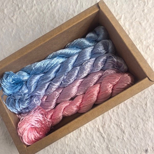 ronghua making tools—400m untwisted unsplit mulberry silk thread (mermaid) ronghua making tools—400m untwisted unsplit mulberry silk thread (mermaid)