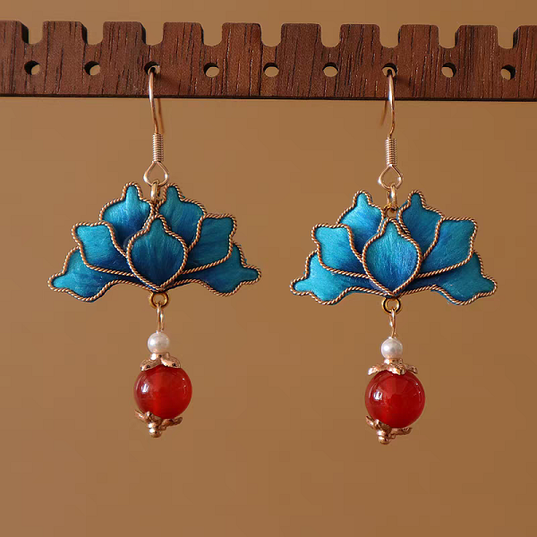 handmaderonghua—colorful leaf earrings handmaderonghua—colorful leaf earrings